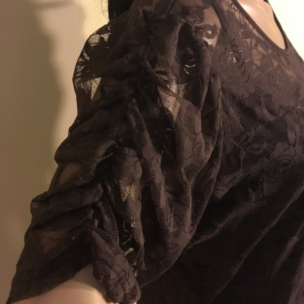 Rose Lace, Brown Top with Cami underneath - Picture 5 of 5